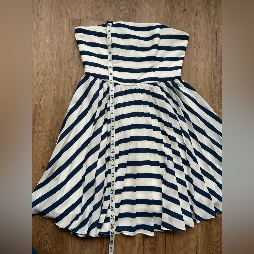 BB Dakota Strapless Navy White Striped Fit & Flare Dress Size 4 - Picture 8 of 8